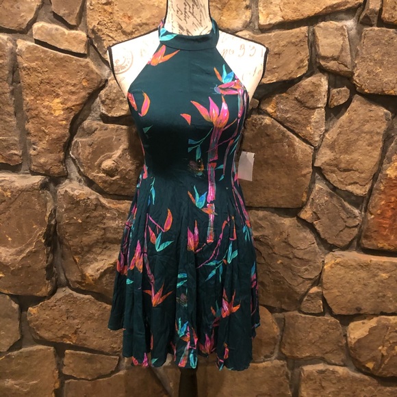 Backless Kimchi Blue Green Bamboo mini Dress - Picture 3 of 4